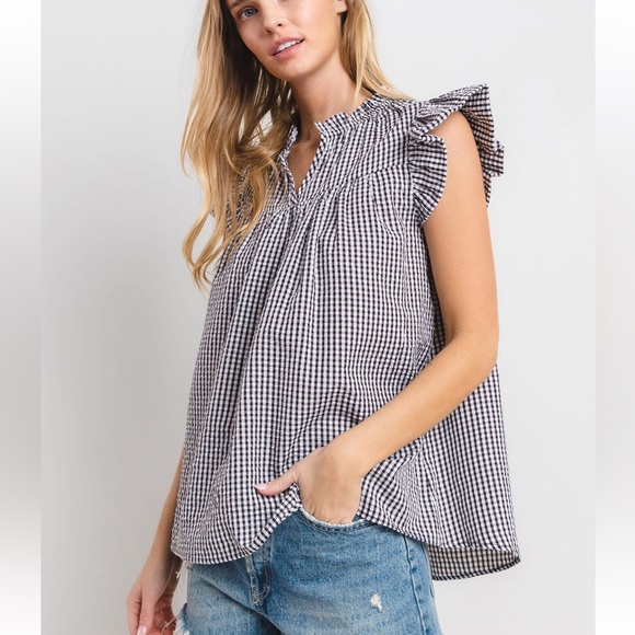 06 Gingham Ruffled Sleeveless Blouse - Picture 2 of 4